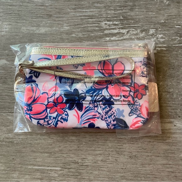 Lilly Pulitzer Printed Zip Top Wallet in Resort White Party Like A Lobstar - Picture 2 of 11